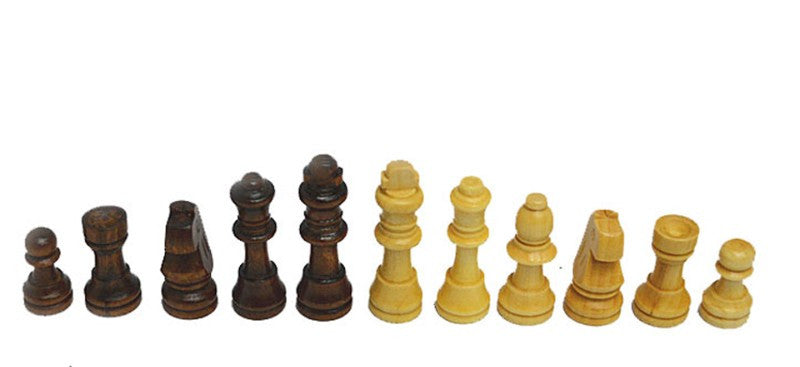 32 Wooden Chess Pieces