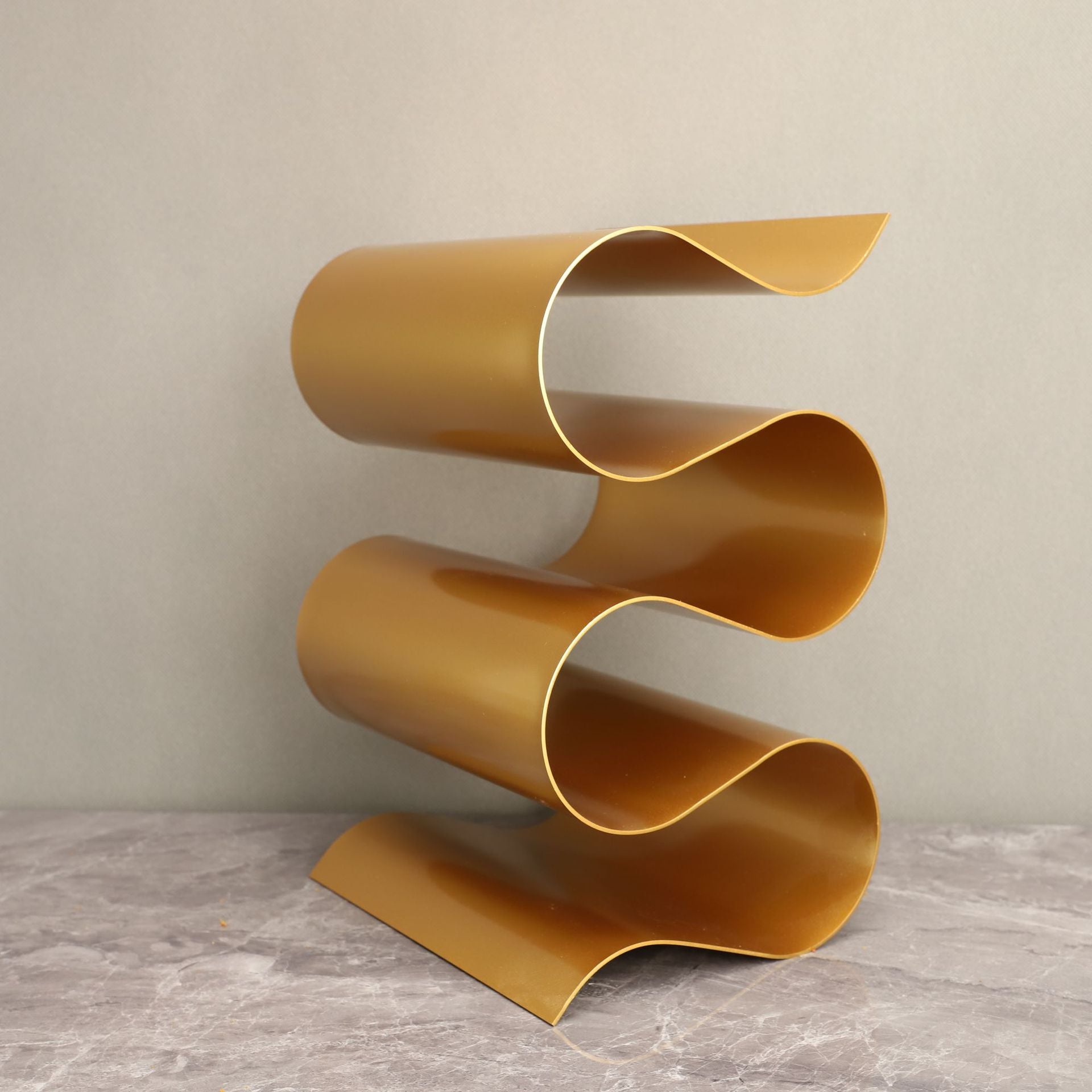 Modern Minimalist Metal S-shaped Wine Rack